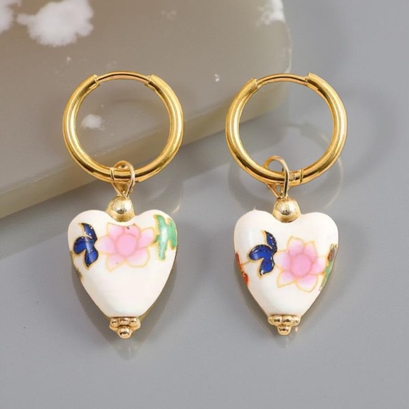 Dainty Cute Small Ceramic Heart Earrings - Picture 1 of 6